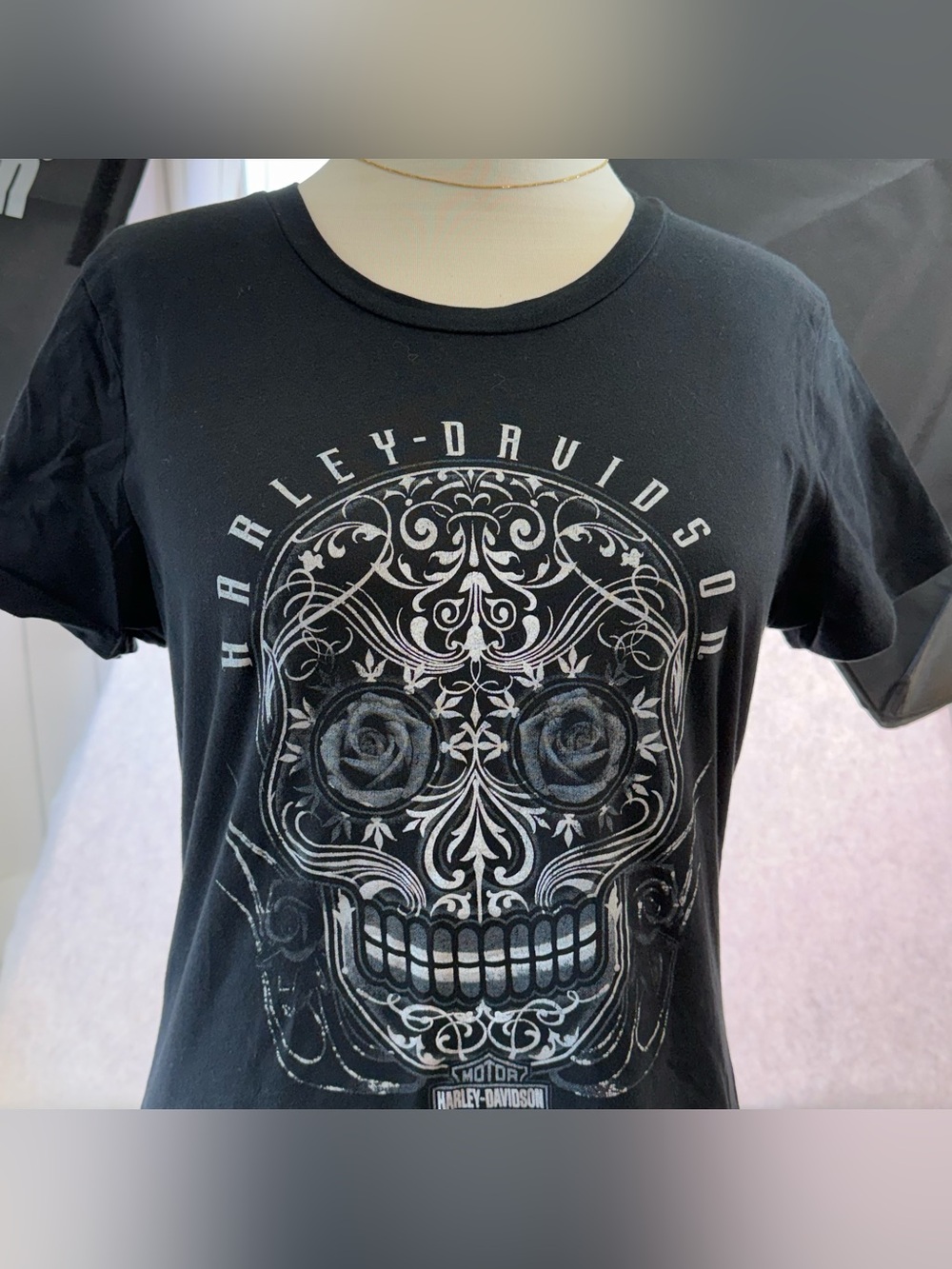 Harley-Davidson Black Tee with Silver Sugar Skull Hoosier Elkhart, IN Women’s Lg